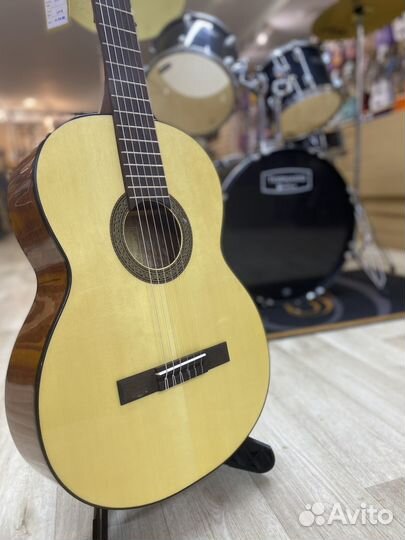 Классическая гитара cort AC 100