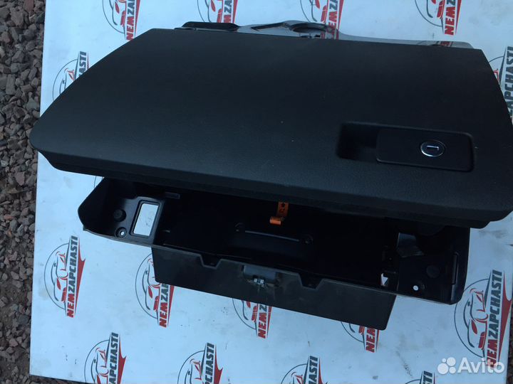 Бардачок volkswagen passat b7