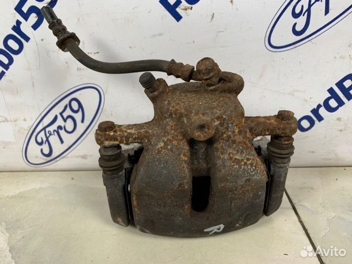 Суппорт передний правый Suzuki Sx4 YA21S 1.6