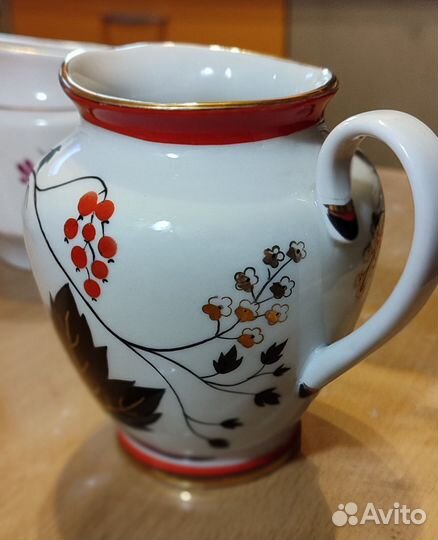 Фарфоровые молочники