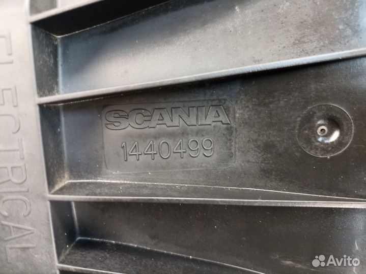 1440499 Крышка электроразъемов Scania 5-series
