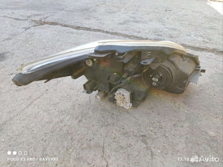 Фара с Приуса