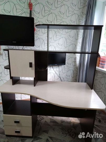 Компьютерный стол