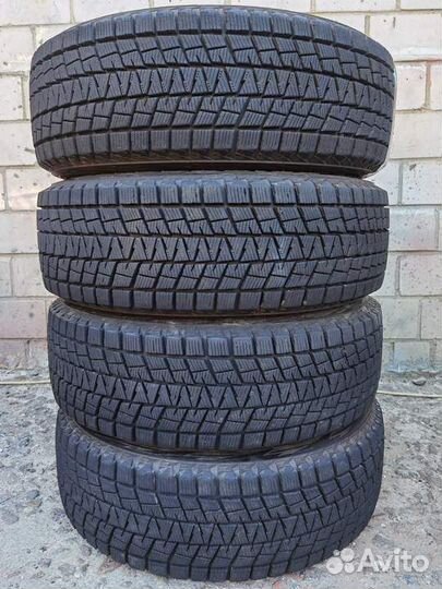Bridgestone Blizzak DM-V1 215/65 R16 98Q