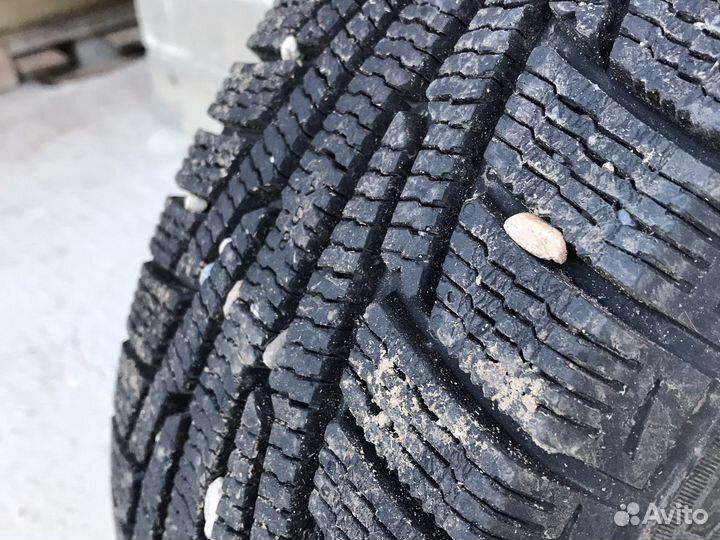 Зимняя резина 215 55 R17 98RXL