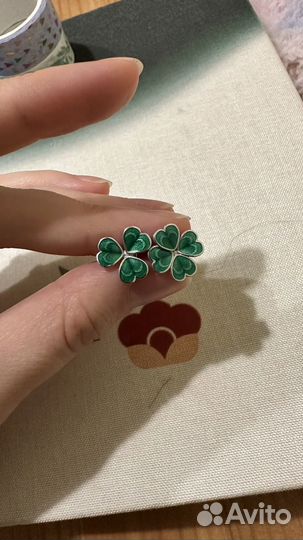 Сережки-пусеты серебро клевер