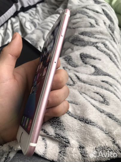 Телефон iPhone7+