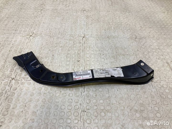 Кронштейн телевизора правый Toyota Camry XV50