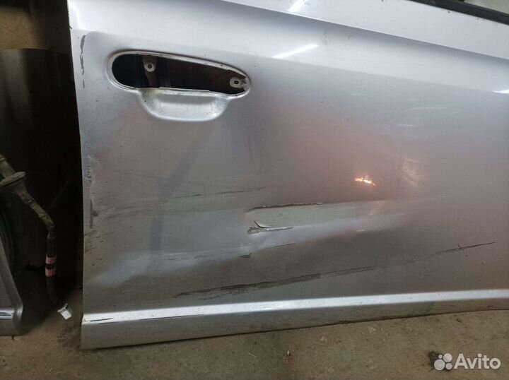Двери правые Тойота vitz
