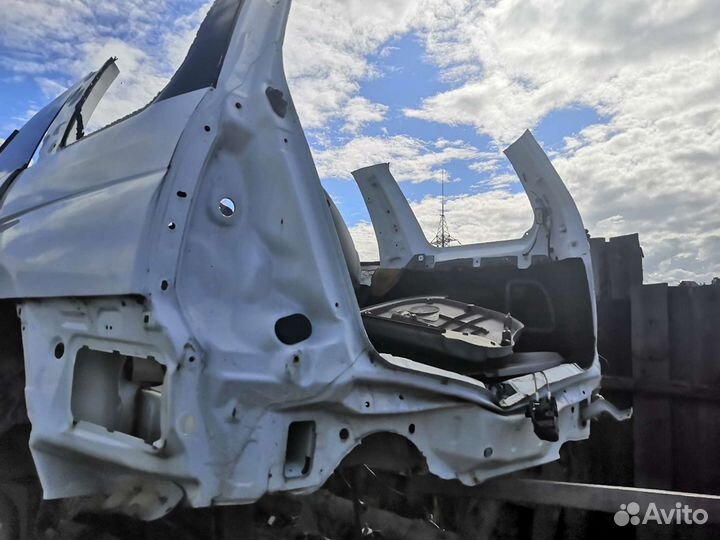 Субару форестер SG5