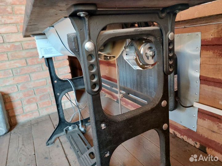 Швейная машина pffaf 471 колонковая (Германия)