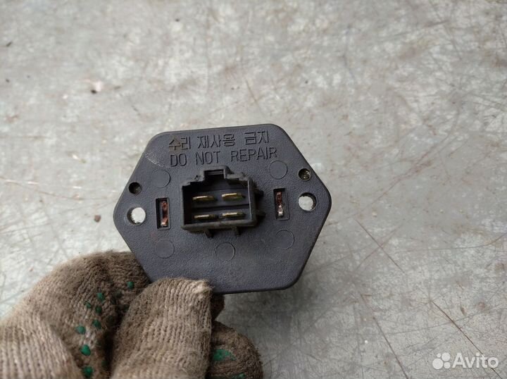 Резистор отопителя Киа Спортейдж 1