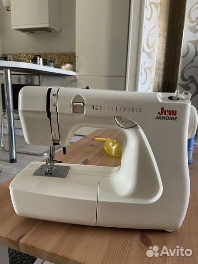 Швейная машина Janome бу