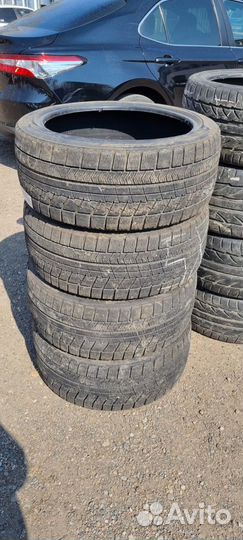 Bridgestone Blizzak VRX 245/40 R18 93S