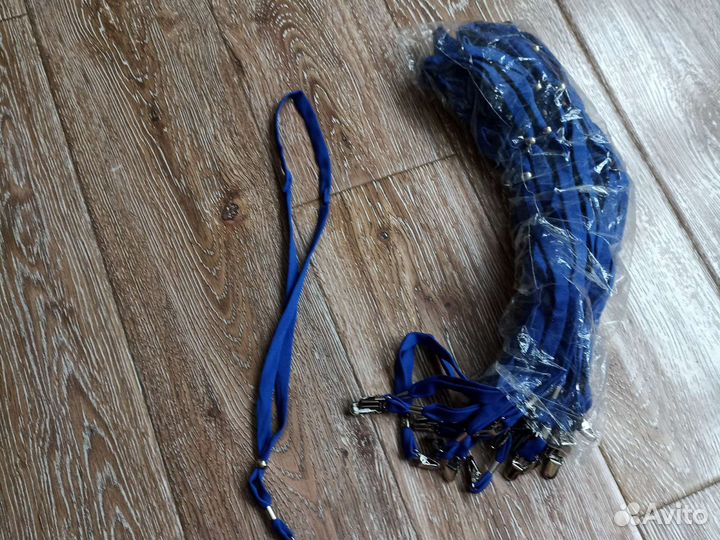 Шнурок(много) для бейджа cardor