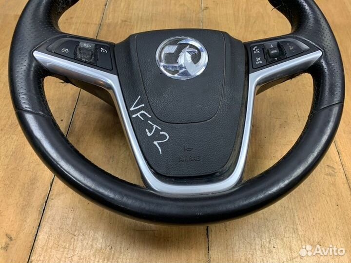 Руль Opel Insignia A20DTJ 2011