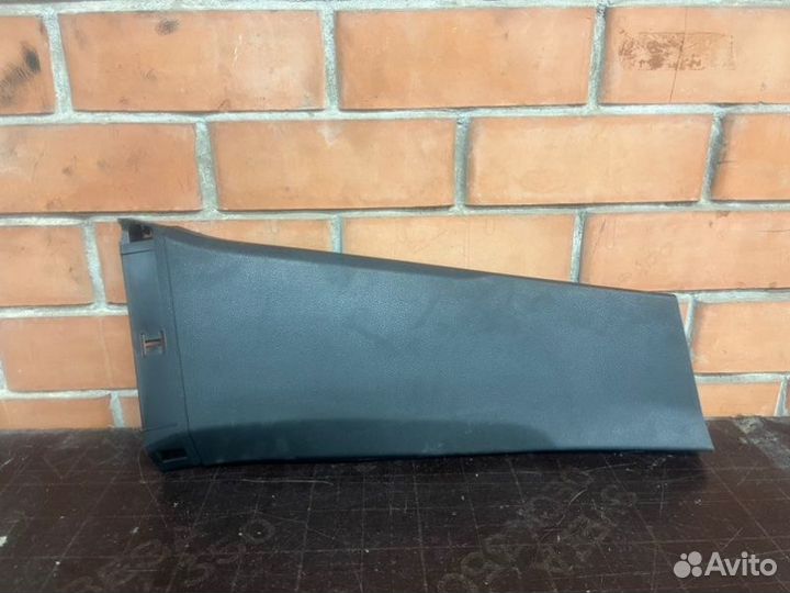 Обшивка стойки кузова правая Opel Astra J