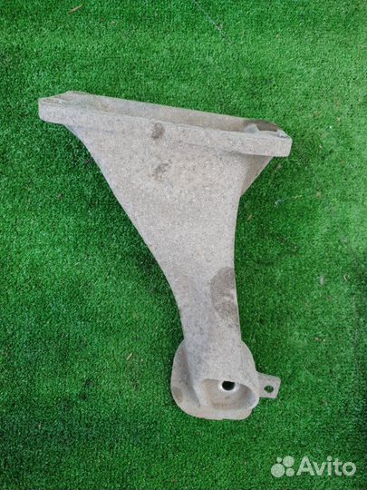 Крепление двигателя правое Bmw X5 E53 M54B30 2005