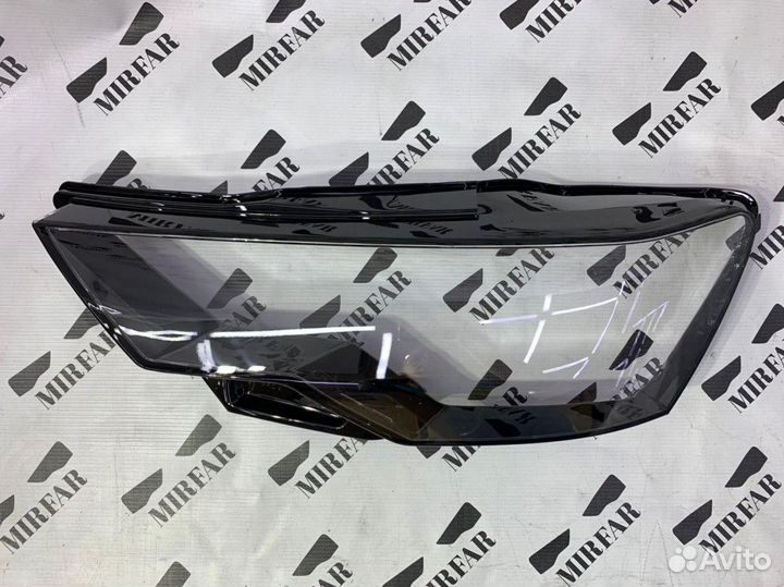 Левое стекло фары Audi A6 C8 2018-н.в