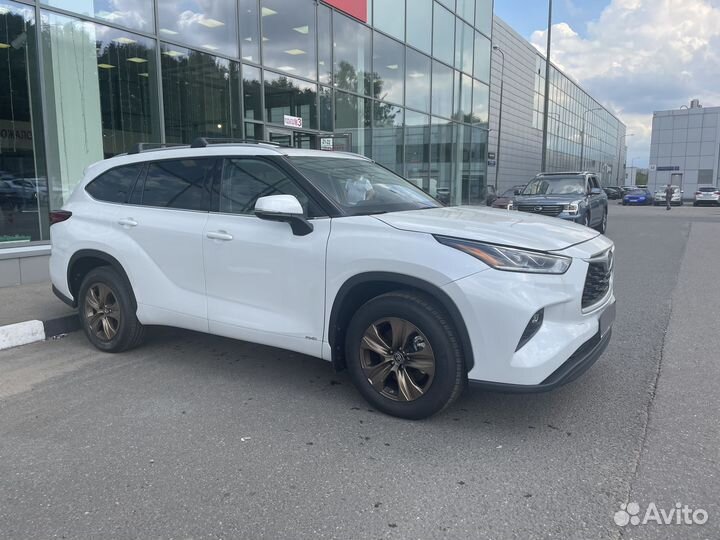 Toyota Highlander 2.5 AT, 2021, 4 944 км