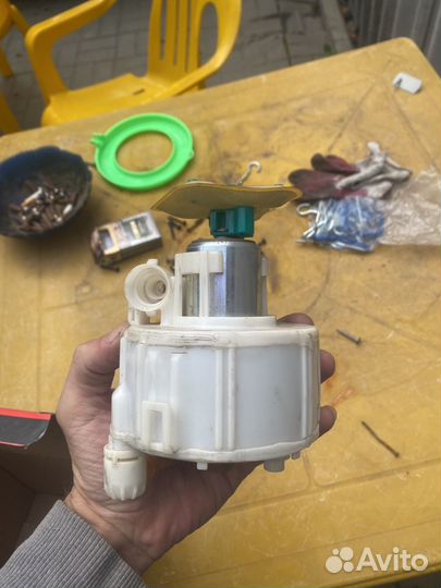 Топливный насос с фильтром rio solaris 2011-2015