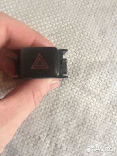Кнопка аварийной сигнализации Тойота Марк 2 90