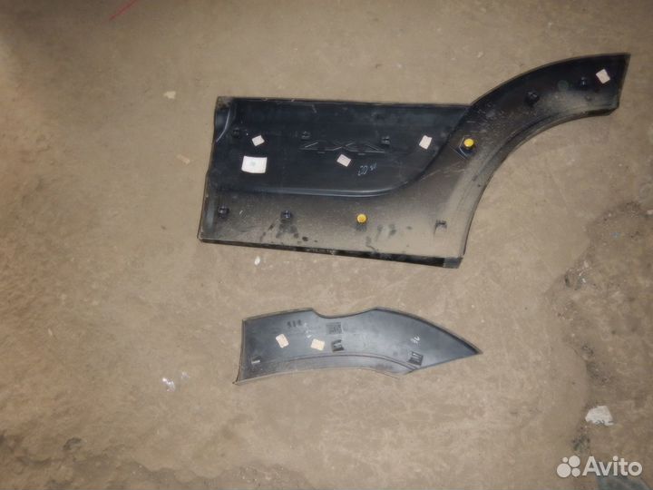Накладки Chevrolet Niva Bertone правая сторона