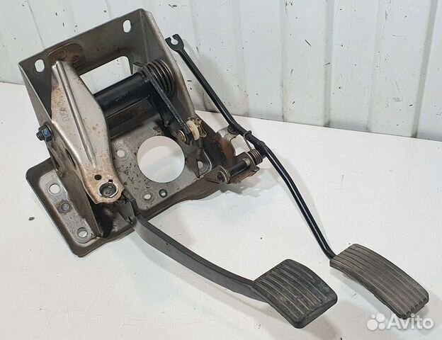 Педальный узел Mitsubishi Carisma