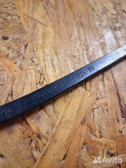 Поводок стеклоочистителя Ford Fiesta правый