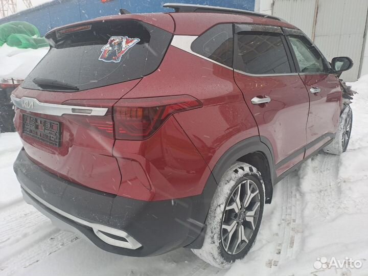 Kia Seltos 2.0 CVT, 2022, битый, 52 000 км