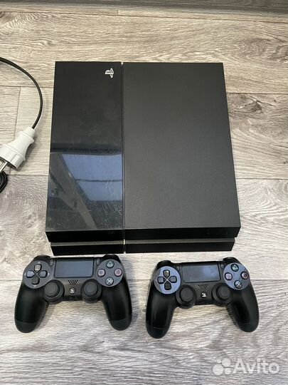 Sony PS4 Fat 500 gb + 2 геймпада