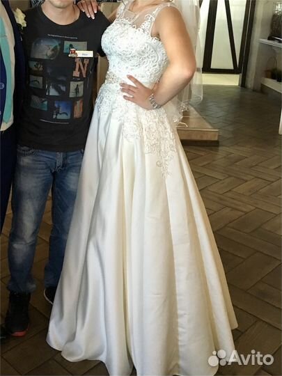 Свадебное платье цвета Айвори