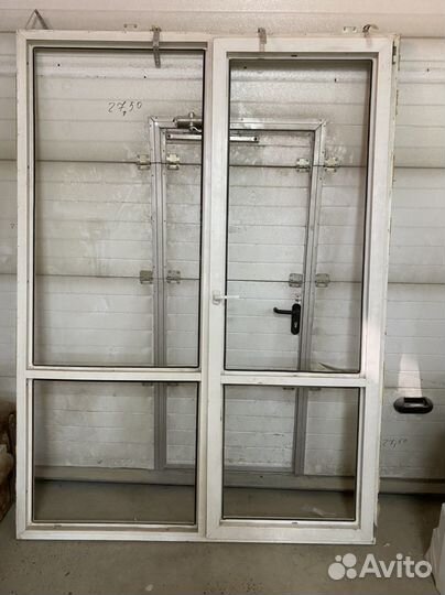 Двери с окнами пластиковые