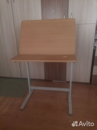 Стол-парта с регулировкой