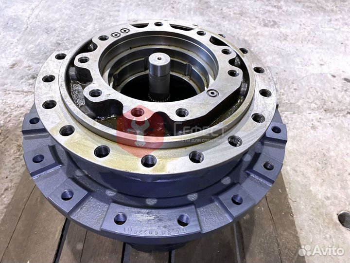 Бортовой редуктор Hitachi ZX210-hcme