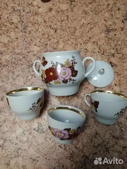 Посуда, фужеры, чайник, термос