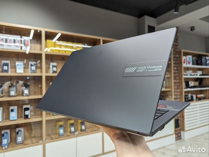 Asus Vivobook GO 15 Oled 16/512 (R5-7520U) Black