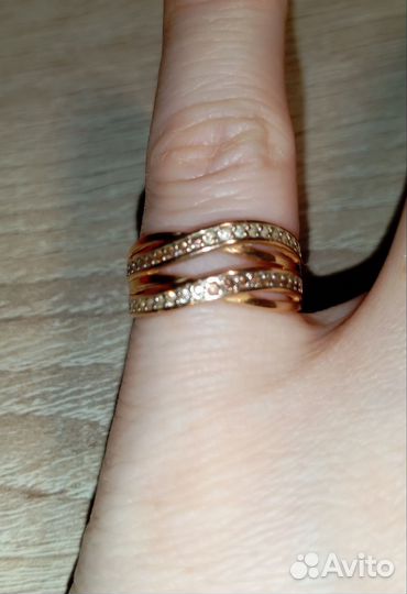 Золотое кольцо с фианитами 585 пробы