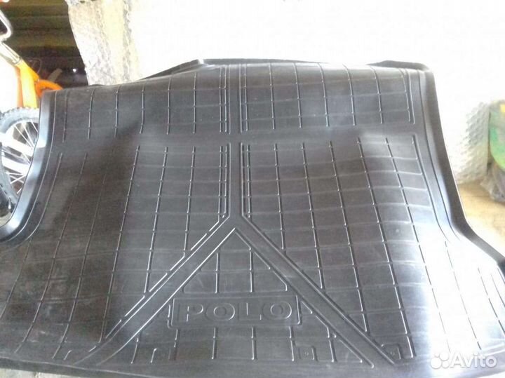 Полик в багажник на polo