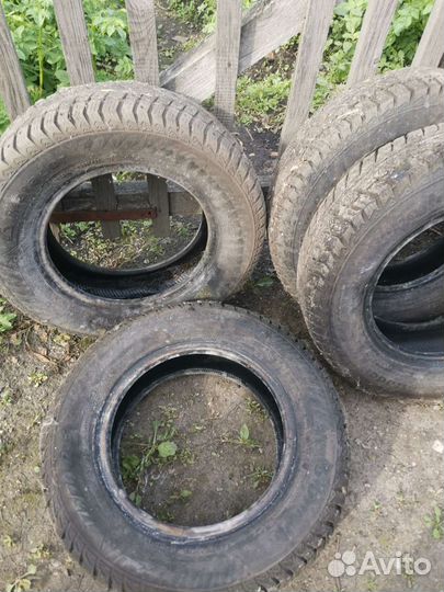 Motomaster AW2 17.5/70 R13
