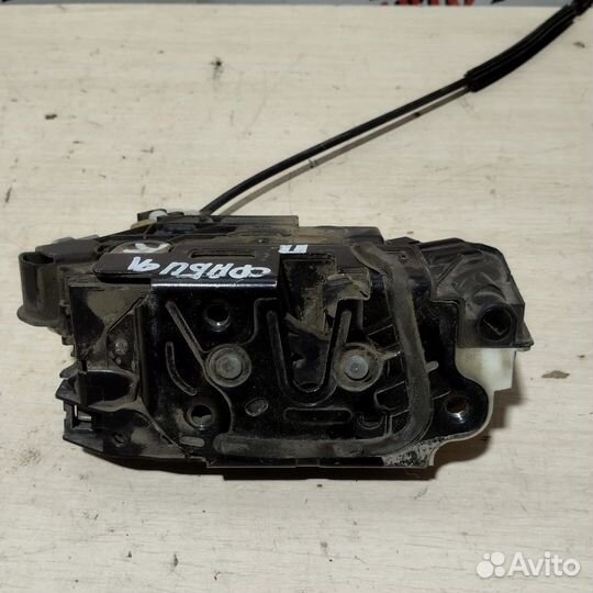 Передний правый замок двери Skoda Fabia 2