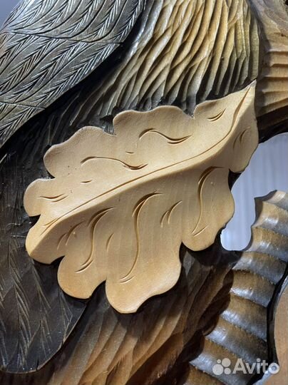 Резное панно из дерева с зеркалом