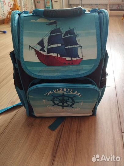 Рюкзак школьный