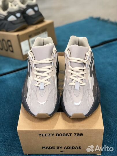 Adidas yeezy boost 700