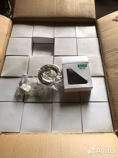 Встраиваемые точечные светильники/ лампы новые