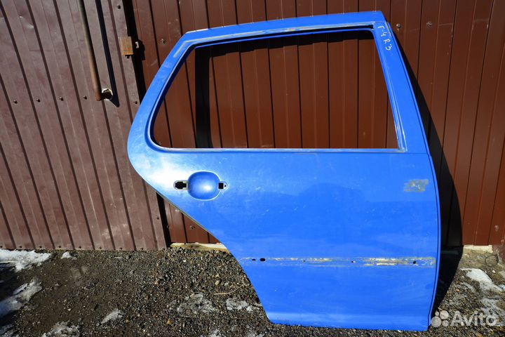 Дверь задняя правая на Volkswagen Golf 4