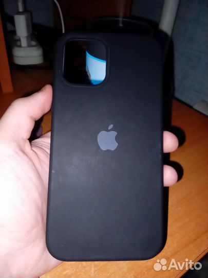 Чехол на iPhone 12