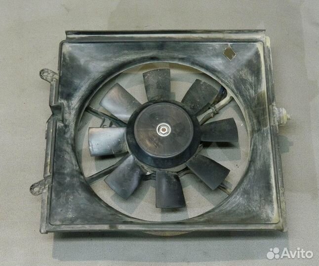 Вентилятор охлаждения Mitsubishi Carisma