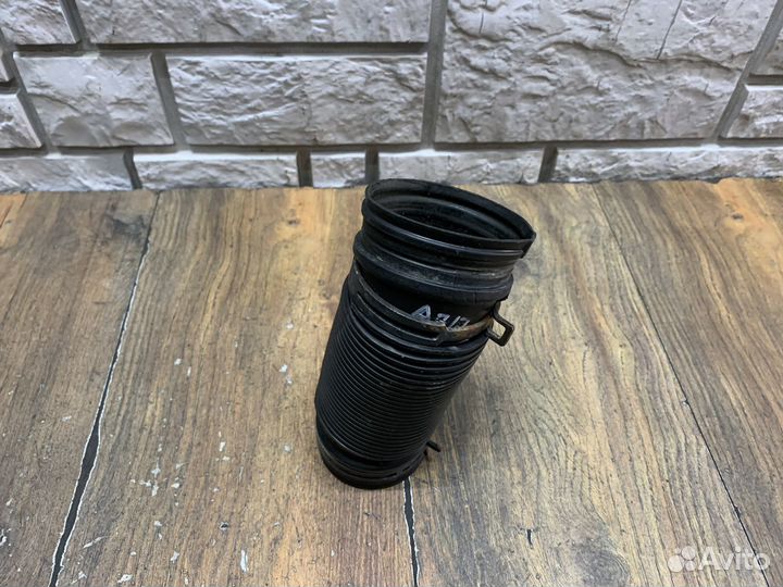 Skoda Octavia A7 Патрубок воздушного фильтра