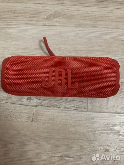 Портативная колонка jbl